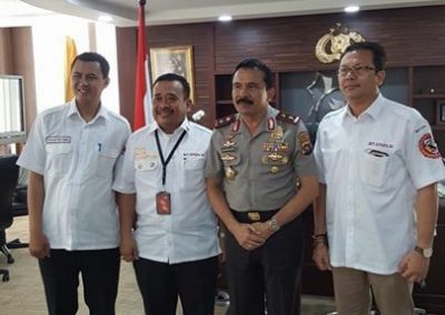 Ketum BPI KPNPA RI Serahkan Langsung Award Kepada Kapolda Sumbar
