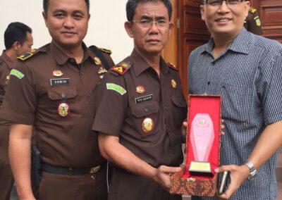 BPI KPNPA RI Kembali Memberikan Penghargaan AWARD BPI kepada DR. H. Untung S. Muladi SH., MH., Kajati Jabar